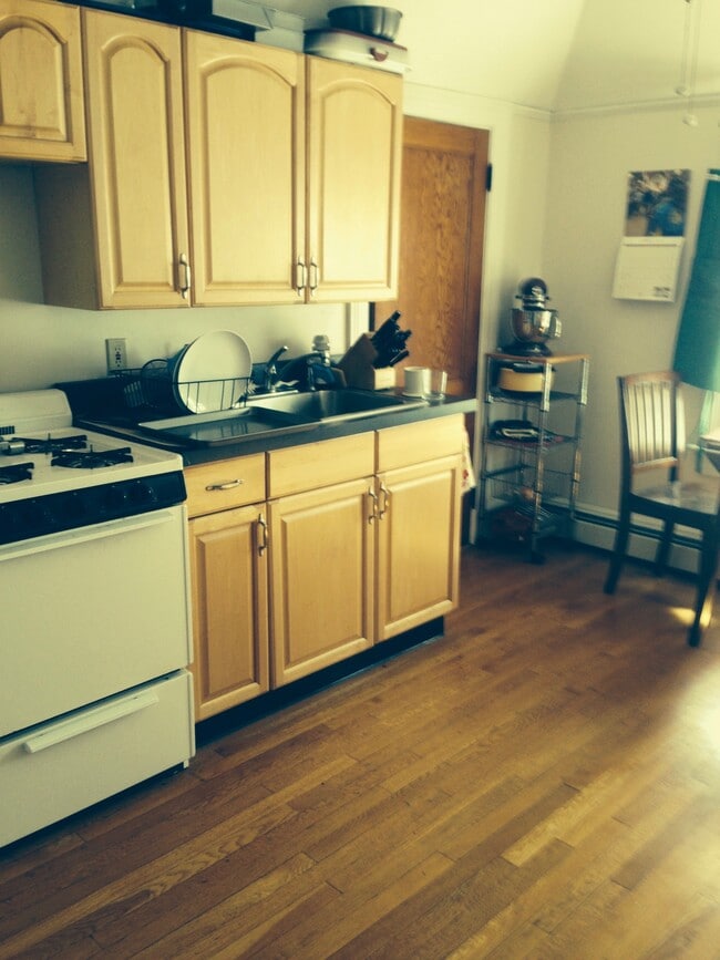 Photo - 889 Hope St Unit 3