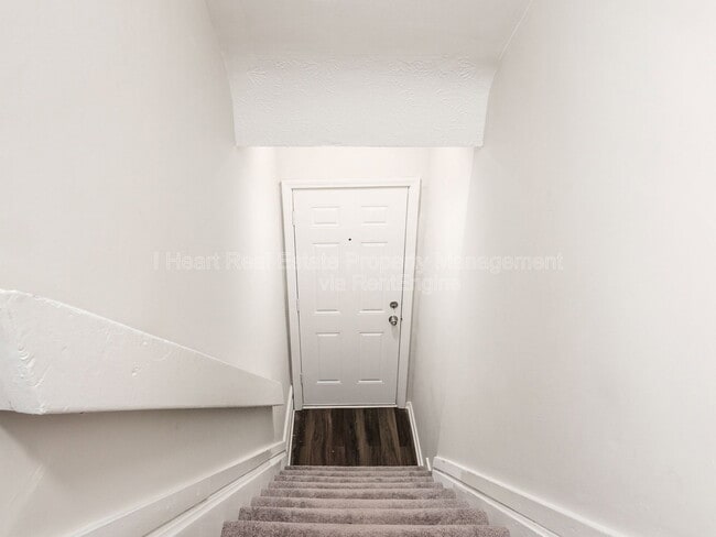 Photo - 878 1/2 Sullivant Avenue