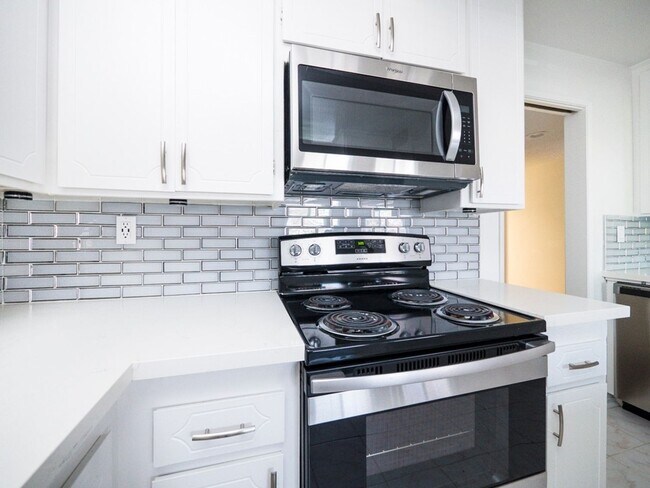 Photo - 1641 Veteran Ave