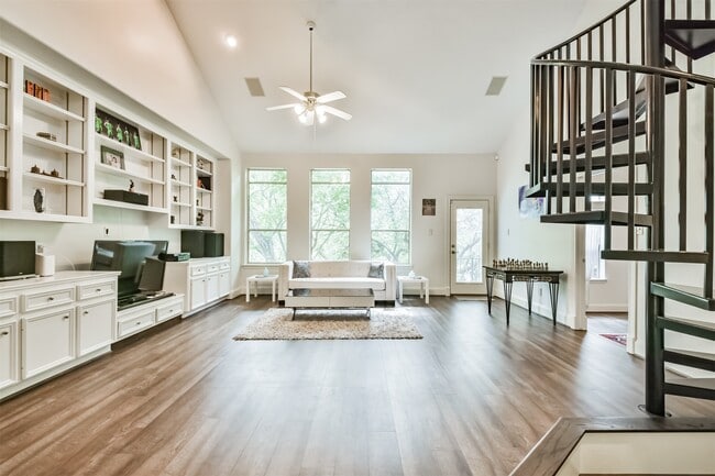 Photo - 4736 Post Oak Timber Dr