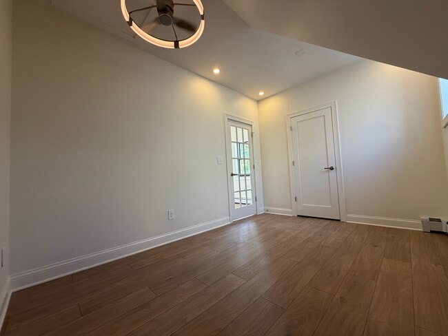 Photo - 5016 N Lawndale Ave Unit 2R