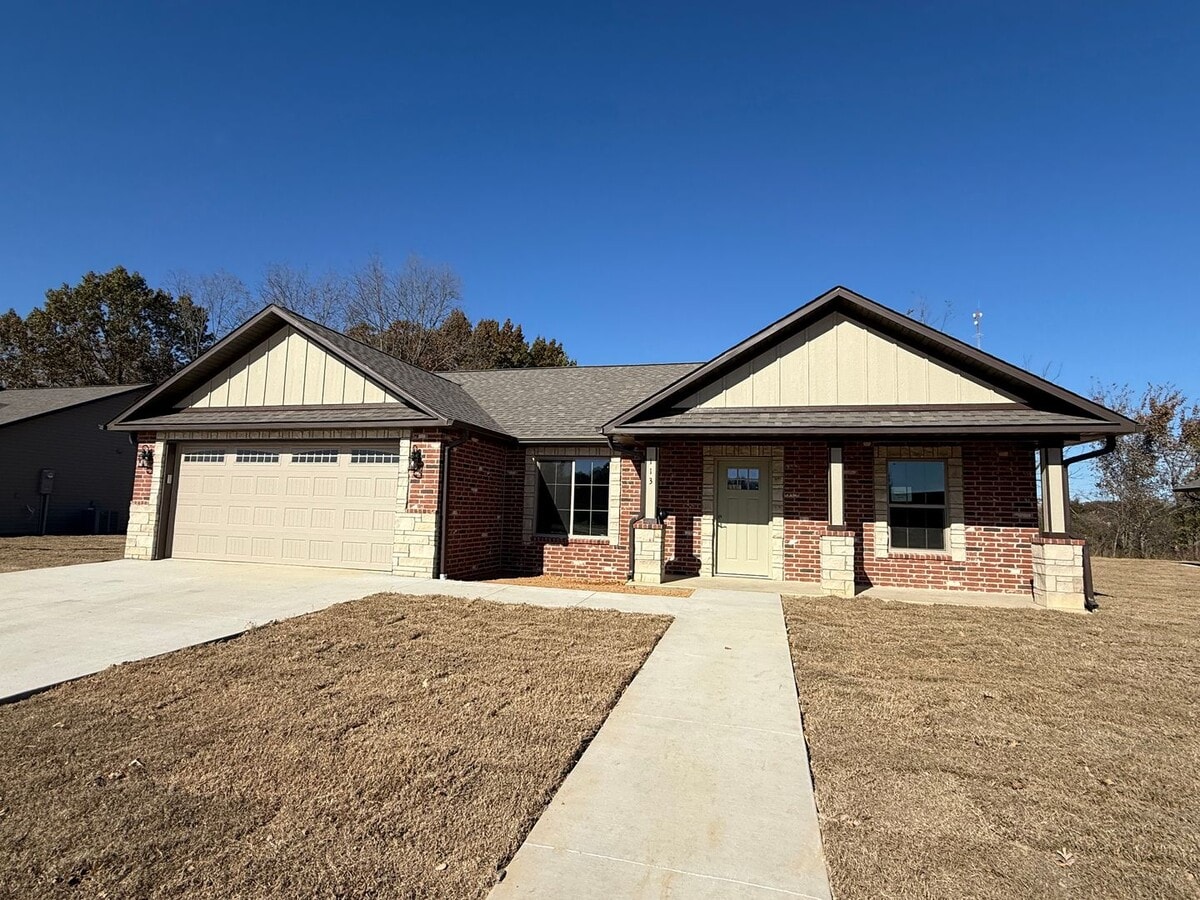 New Construction - 3 bedroom, 2 bath home for lease outside Poplar Bluff - New Construction - 3 bedroom, 2 bath home for lease outside Poplar Bluff