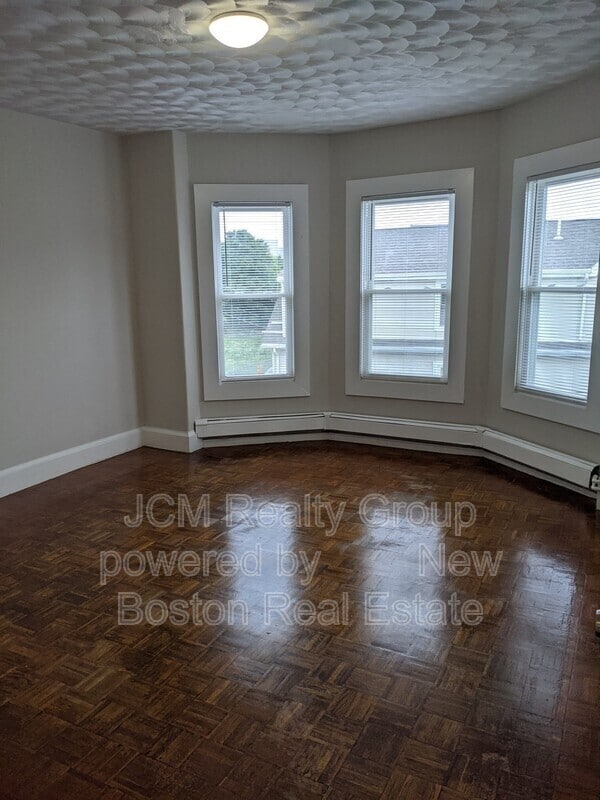 Photo - 44 Waverly St Unit -6 / 3rd Floor