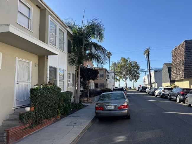 1/4 block to beach - 34 Nieto Ave Unit Apt 7