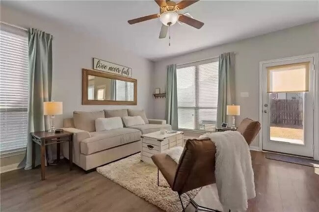Photo - 10712 Fallbrook Rd