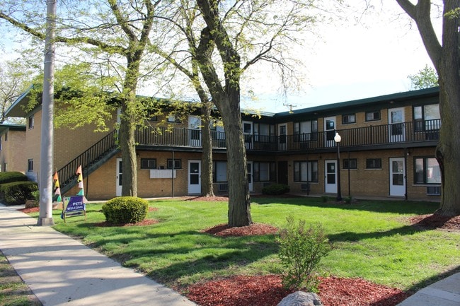 Meadow Station Apartments - Meadow Station Apartments