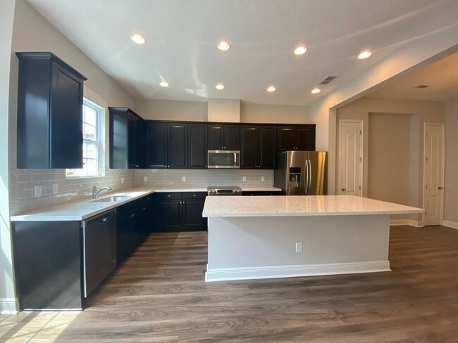 Photo - 2408 Lobelia Dr