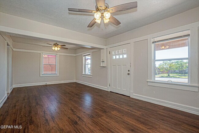 Photo - 3611 Mountain Ave