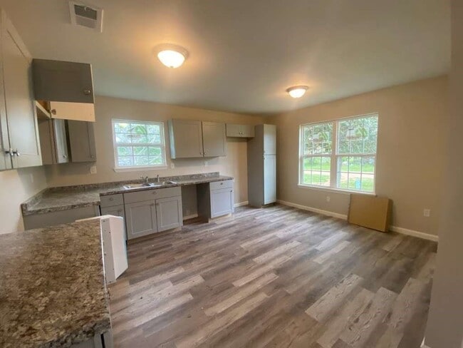 Photo - 275 Wood Fern Dr