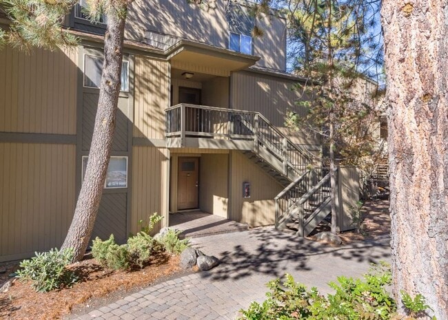 Building Photo - Mt. Bachelor Village Condo #207 Unit Mt. Bachelor Village Condo #207