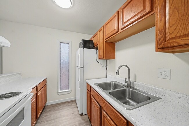 Photo - 4270 Loomis Ave Unit B