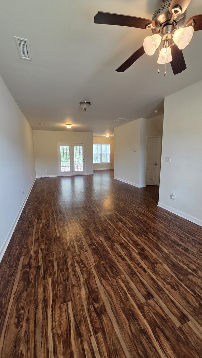 Photo - 113 Beechleaf Ct