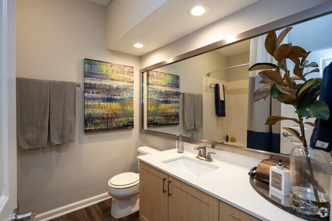2BR, 2BA - 1150SF