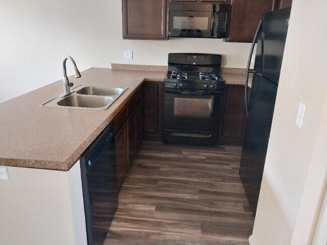 207 4th St SW Unit B