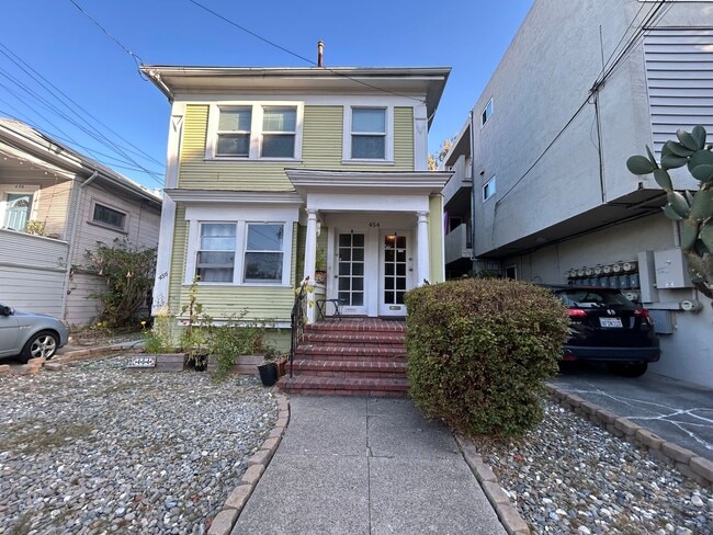 Building Photo - NB EBN T 454-456 Unit 454  A Rental
