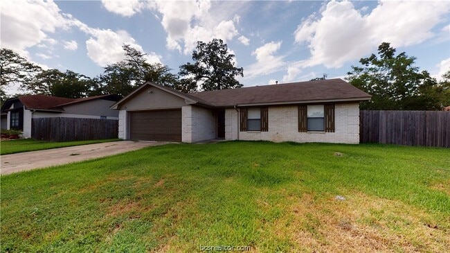 Photo - 1003 Val Verde Dr