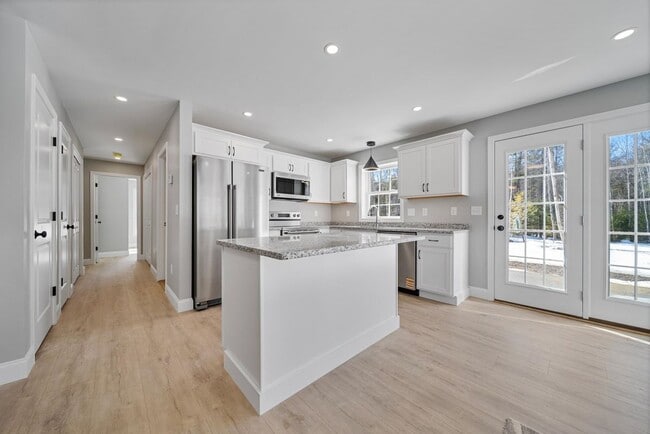 Photo - 142 S Main, B