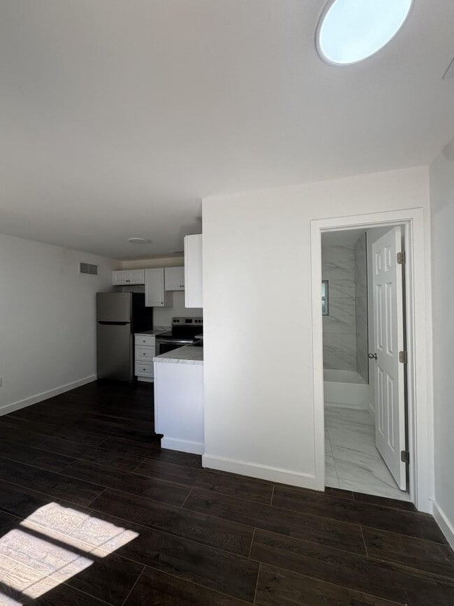 Photo - 261 NW 81st St. Unit B