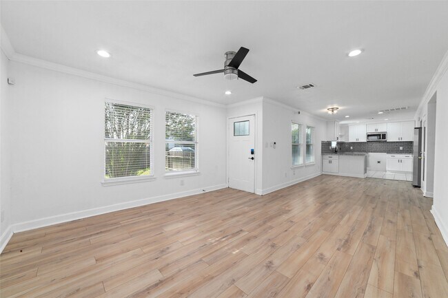 Photo - 7125 Conley St