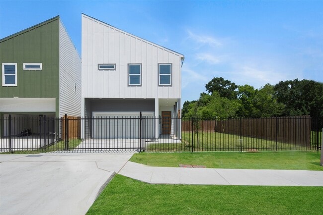 Building Photo - 9309 Jutland Rd