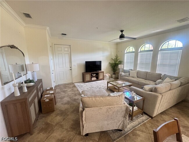 Photo - 11907 Nalda St