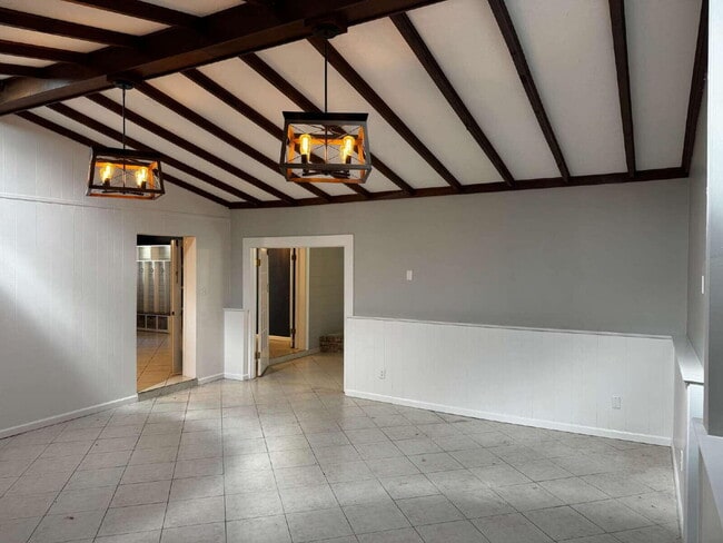 Photo - 32 Bay Dr SE