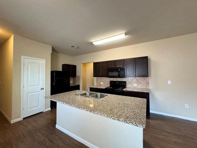 Photo - 3400 Ortman Dr