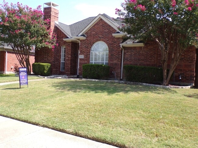 Photo - 4804 Holly Berry Dr