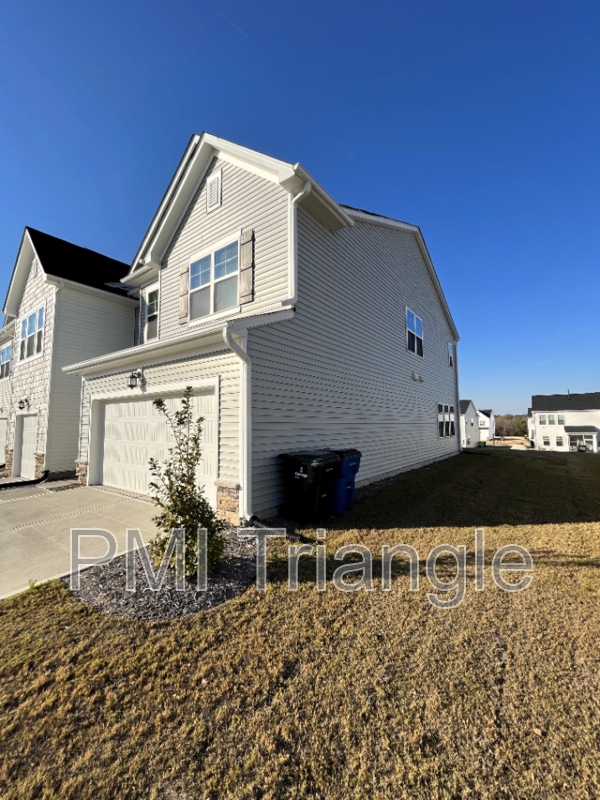 Photo - 5049 Tura St