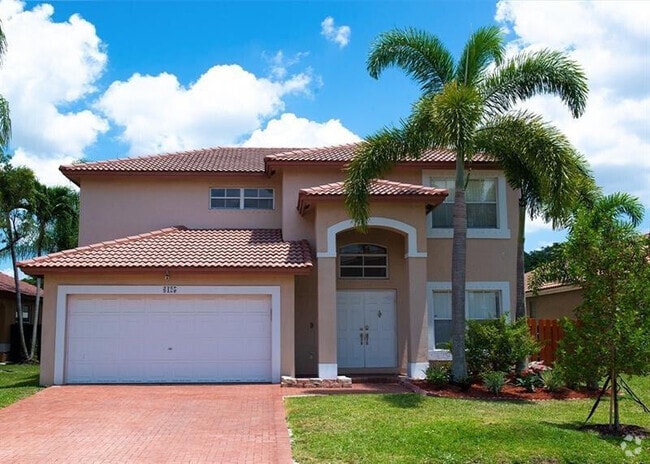 Building Photo - 6125 NW 40th St Rental
