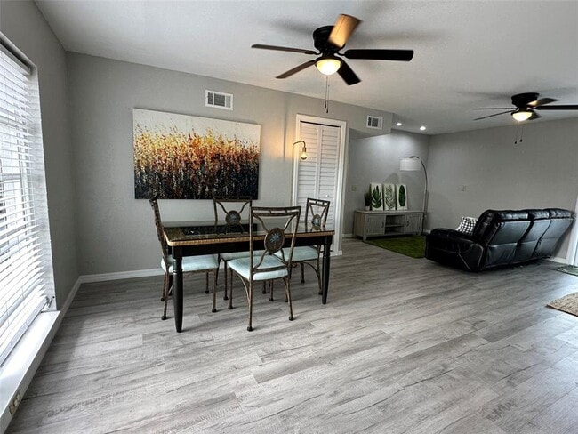 Photo - 135 Godfrey Ave NE