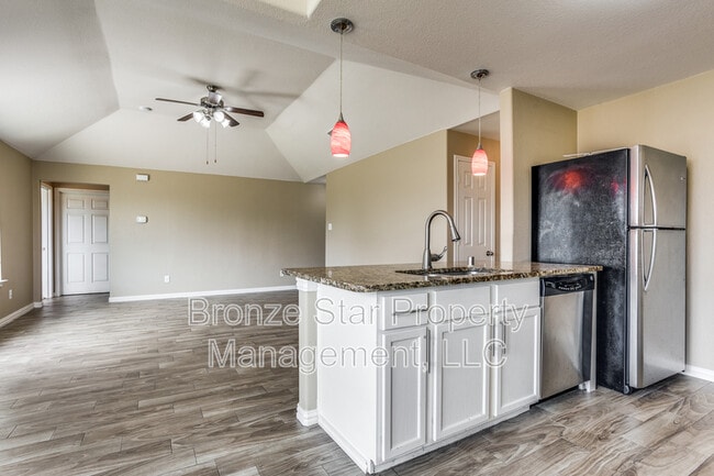 Photo - 722 Seneca Dr