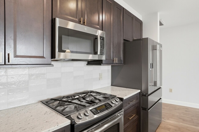 Photo - 701 Royal Ct