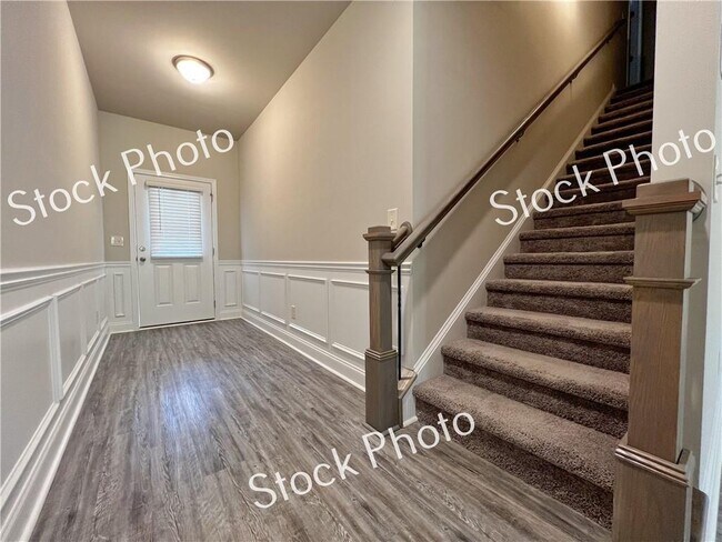 Photo - 217 Rockfern Ter