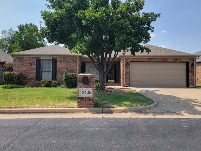 Welcome Home! - 12409 Crystal Gardens Dr House