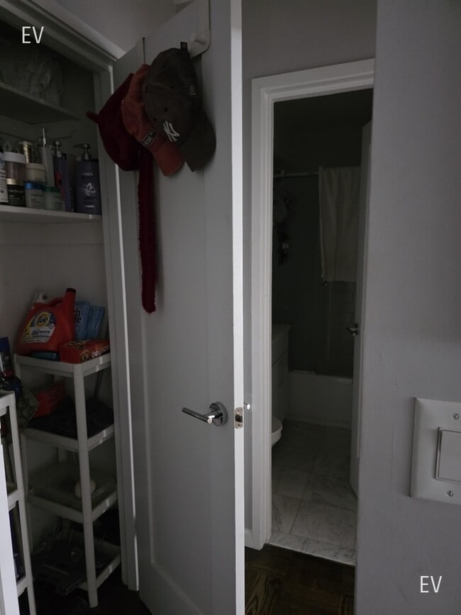 Photo - 405 E 56th St Unidad 4F