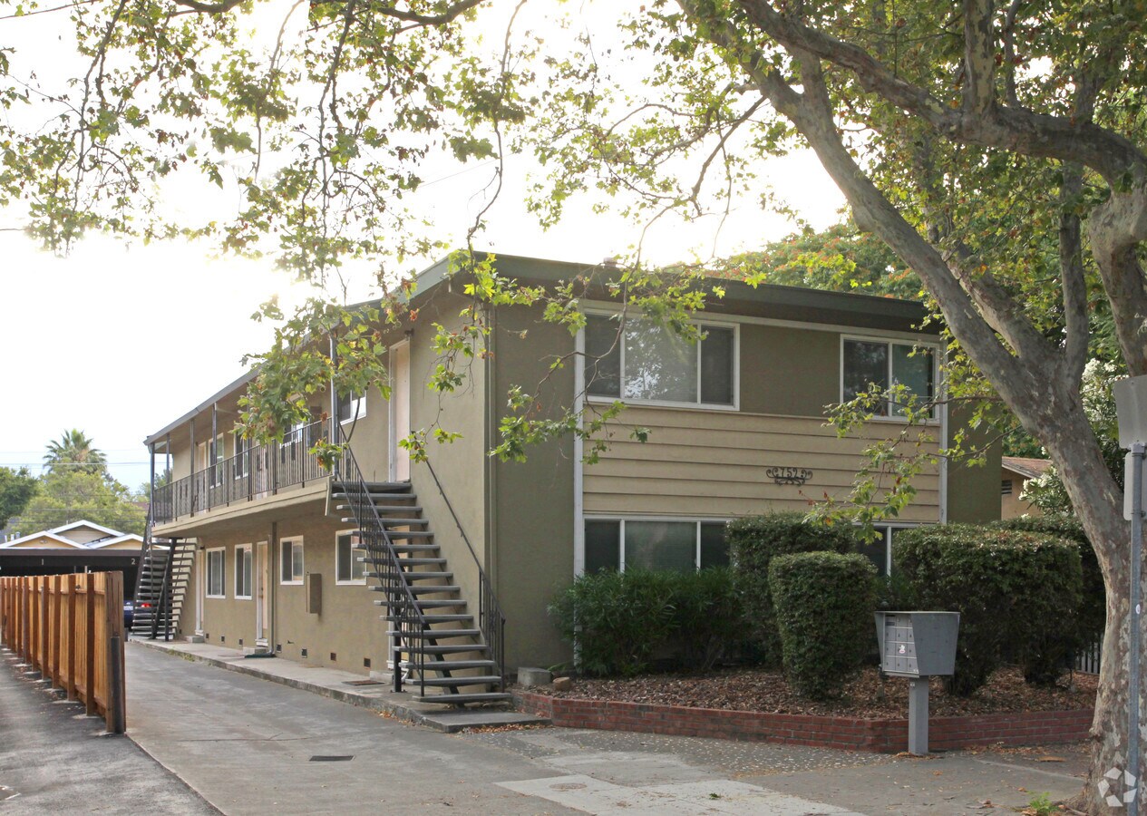 Photo - 752 S 9th St Apartments