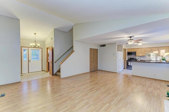 Photo - 1949 Wellington Pl