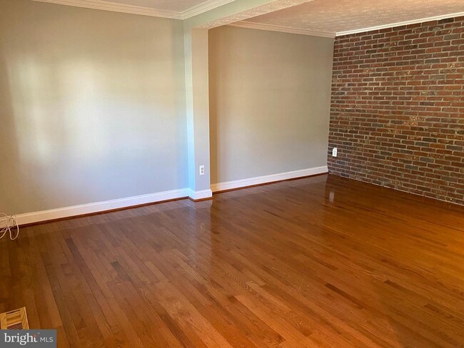 Photo - 1666 Barnstead Dr