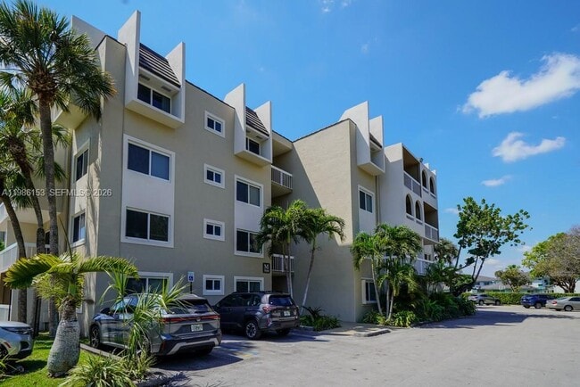 Building Photo - 7920 Camino Real Unit m-401