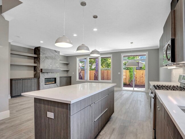 Photo - 84 SW Meadow Dr
