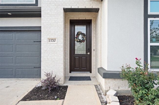 Building Photo - 13710 Duro Blf Dr
