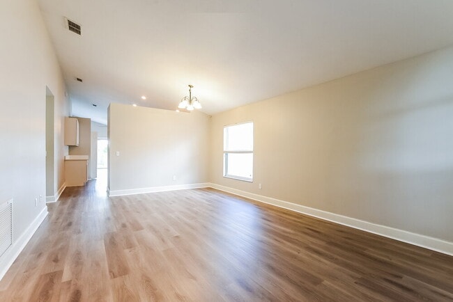 4201 Shadow Creek Cir