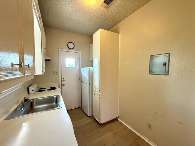 Photo - 4401 Speedway Unit 305