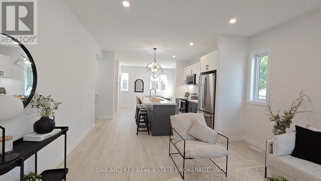 Photo - 1208 Fanshawe Park Rd E
