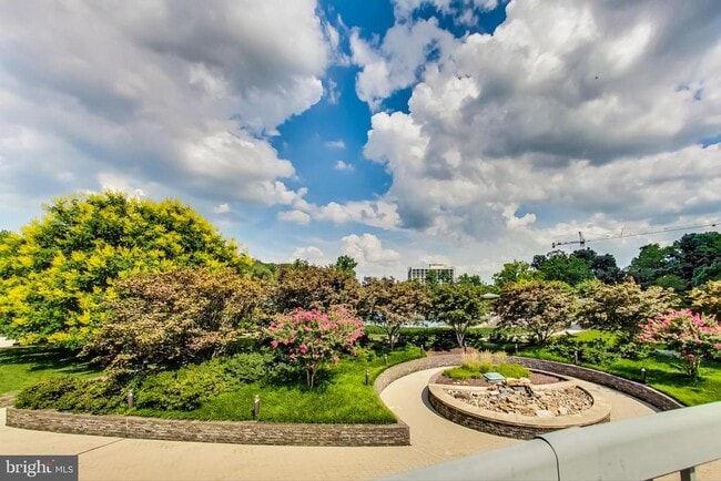 Photo - 5225 Pooks Hill Rd Unidad 1717N