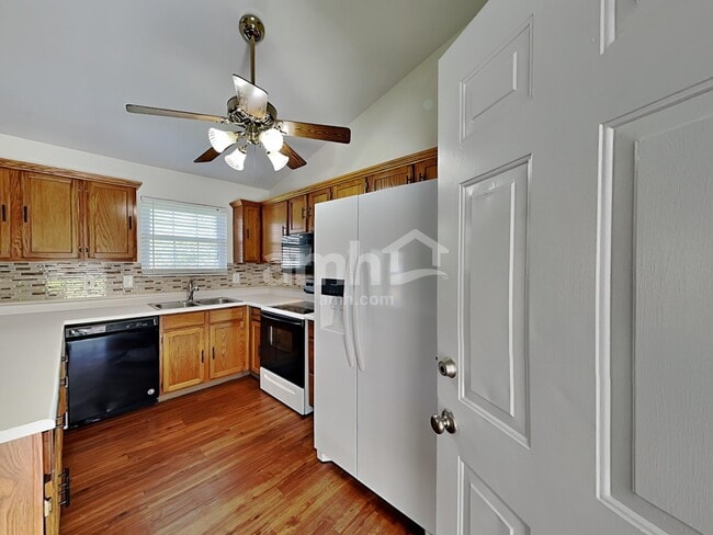 Photo - 2211 Siesta Dr