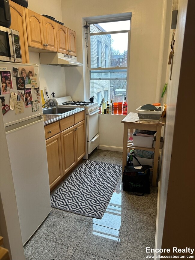 Photo - 251 Kelton St