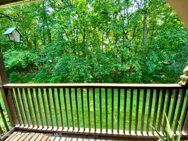 Photo - 2 Huguenot St