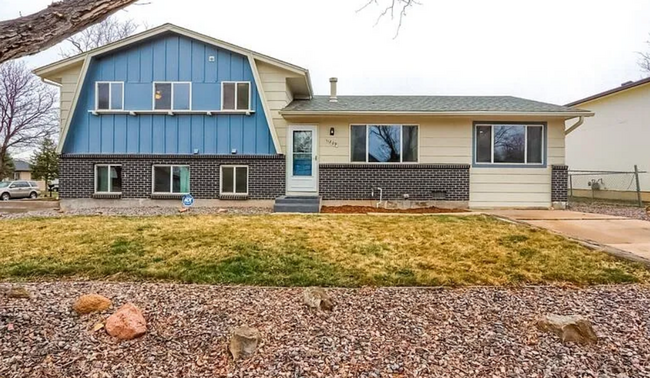 Charming & Spacious 5-Bedroom Home! Detach... - Charming & Spacious 5-Bedroom Home! Detach...